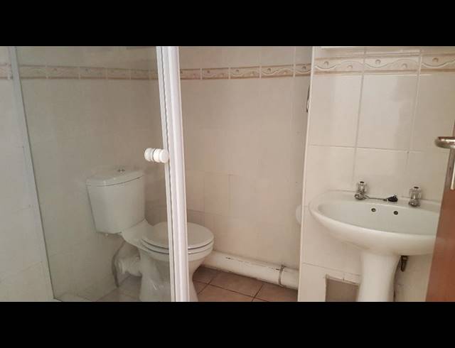 1 BEDROOM APARTMENT SOLD IN HILLCREST